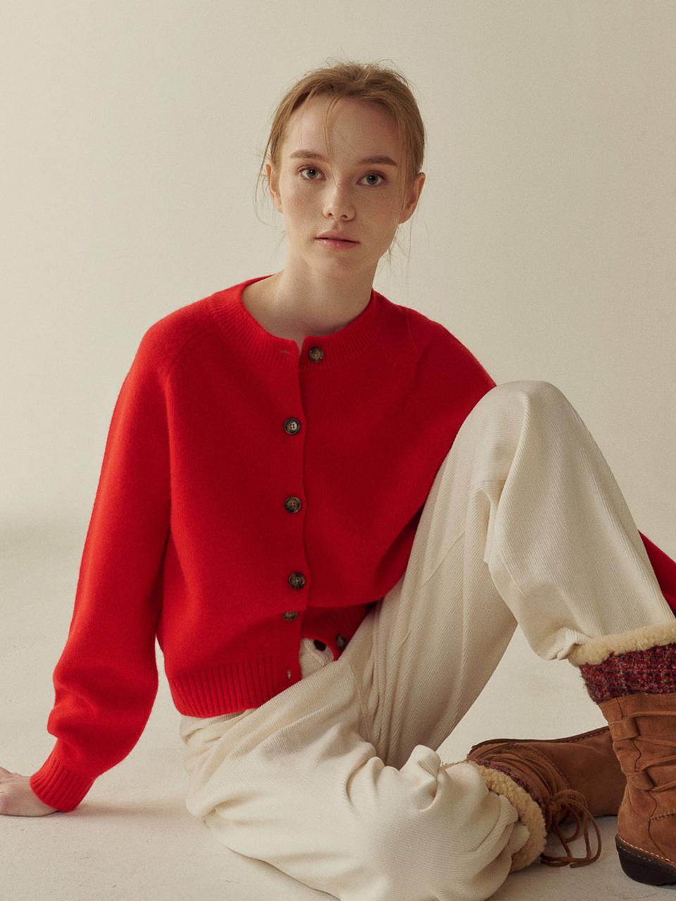 Superfine Wool Thick Classic Cardigan [RED] - RAW WHITE - Modalova