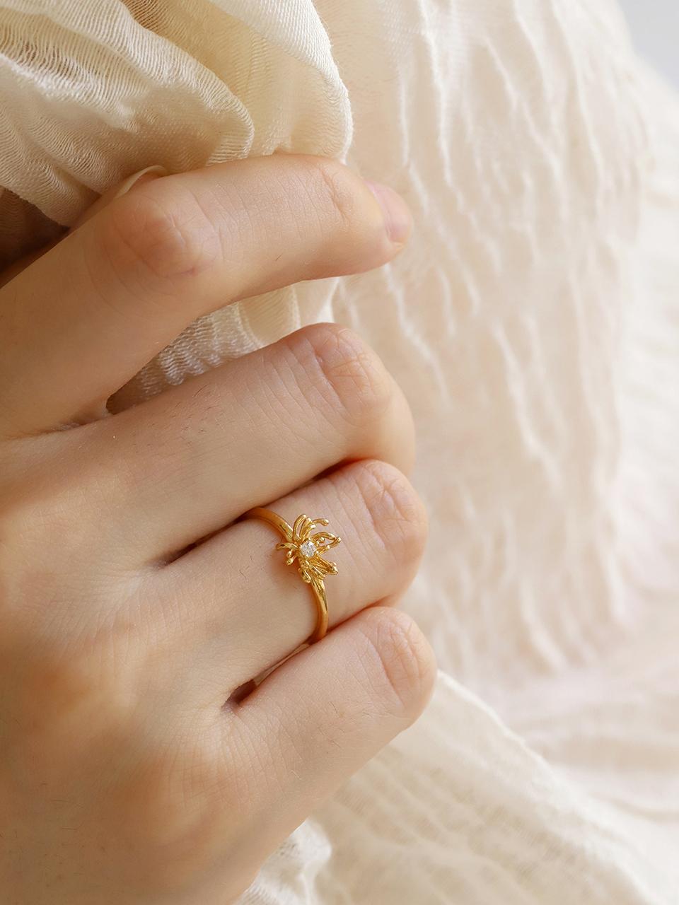 Flower Pendant Open Ring - OR D`OR - Modalova